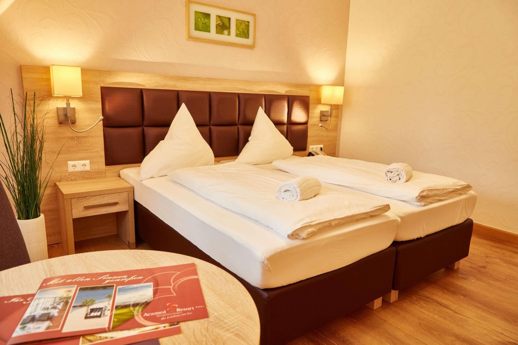 Bernstein Acamed Resort Nienburg  Eksteriør bilde