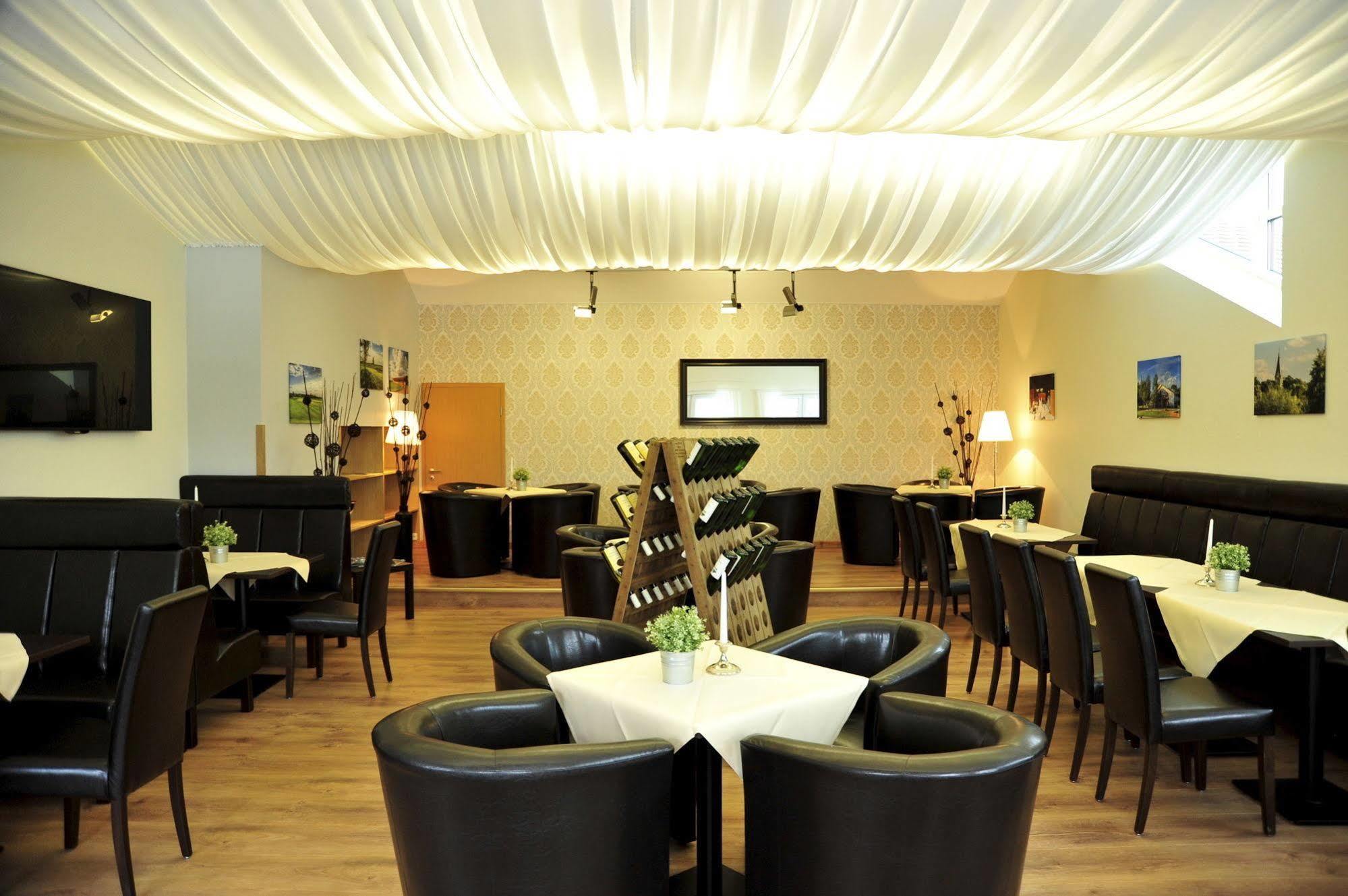 Bernstein Acamed Resort Nienburg  Eksteriør bilde